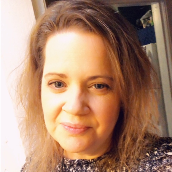 Meet your Posher, Lori - Picture 1 of 1